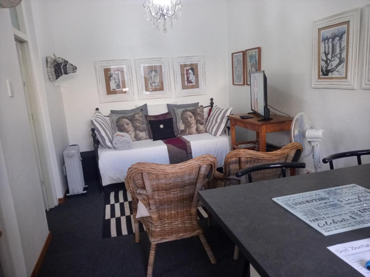 Appartamento Grace Pretoria-Noord Esterno foto