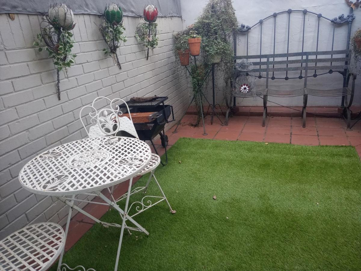 Appartamento Grace Pretoria-Noord Esterno foto
